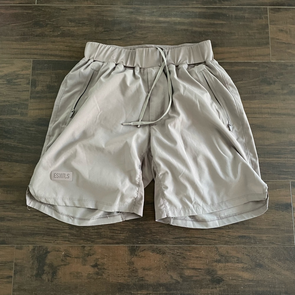 ESNTLS mauve lined Shorts size medium